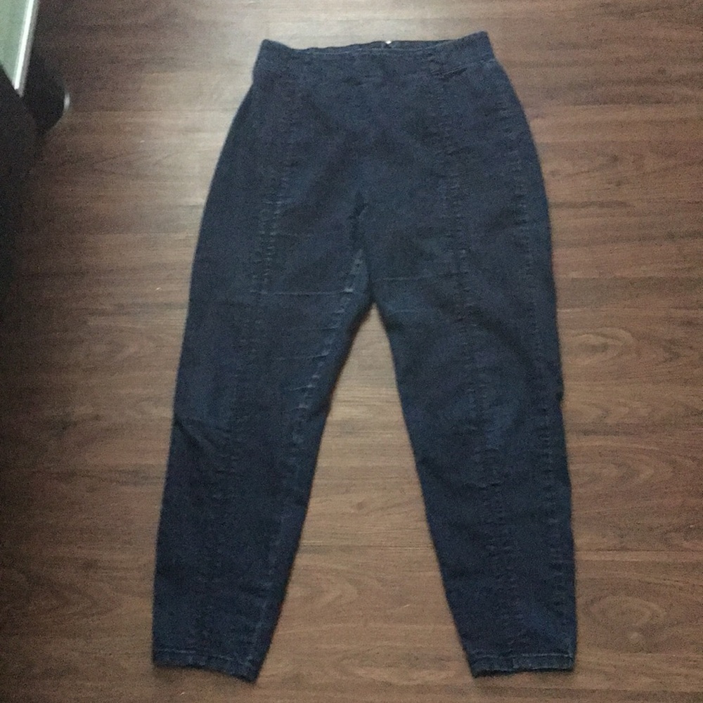 Highwaisted Cropped Jeans w/ Elastic Waistband